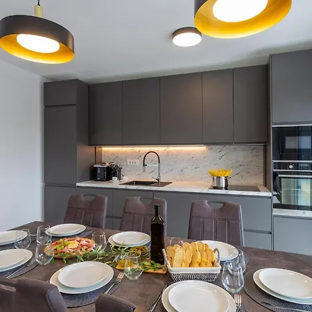 4 Bedroom In Medulin