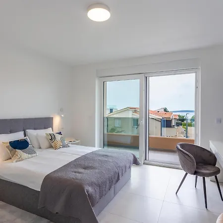 4 Bedroom In Holiday home Medulin