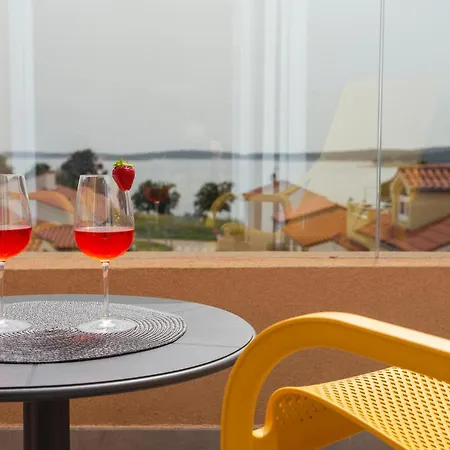 4 Bedroom In Holiday home Medulin