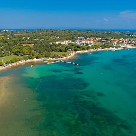 4 Bedroom In Holiday home *
